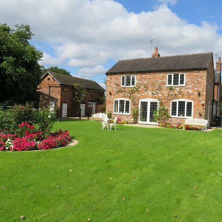Corner Farm Bed & Breakfast Crewe Bagian luar foto